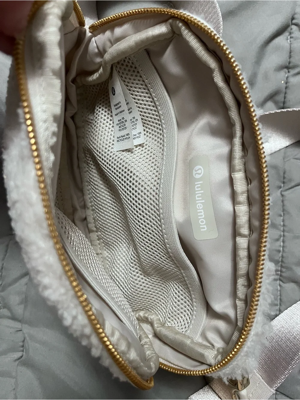 NEW Lululemon Sherpa Belt Bag